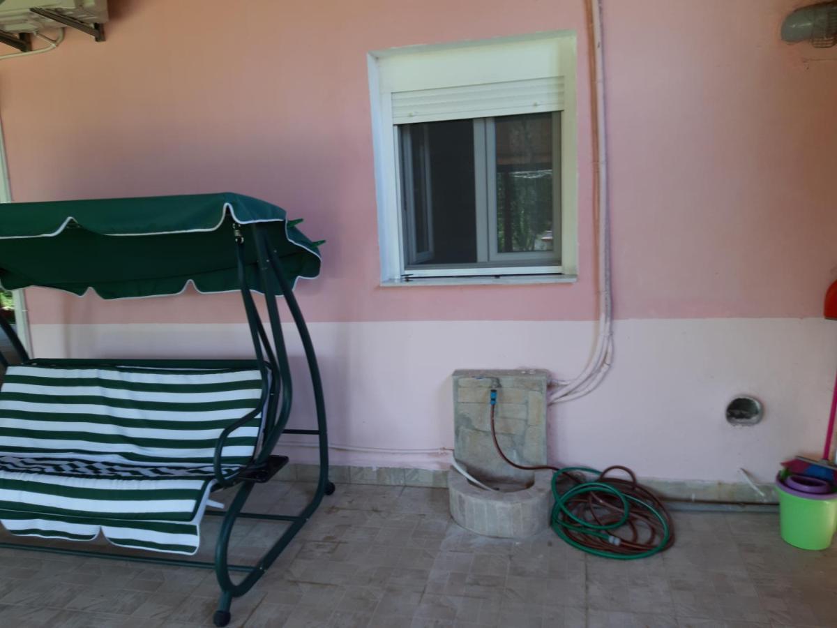 Maria Lemoni Swimming Pool Apartment Nea Skioni Exteriör bild
