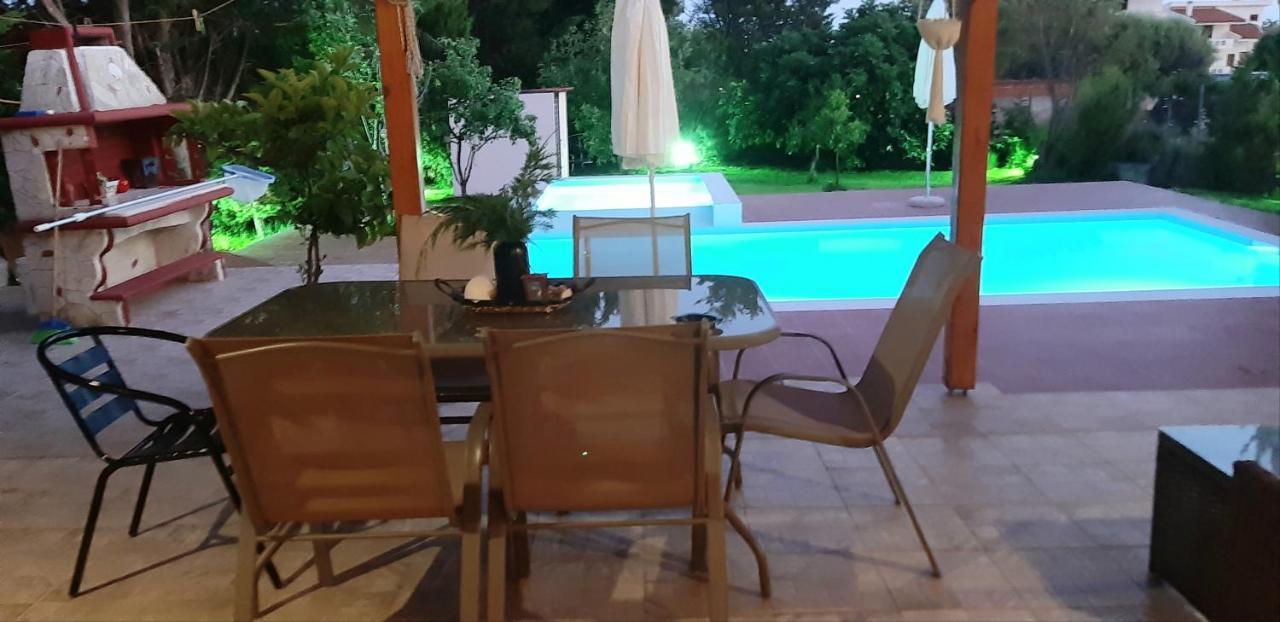 Maria Lemoni Swimming Pool Apartment Nea Skioni Exteriör bild
