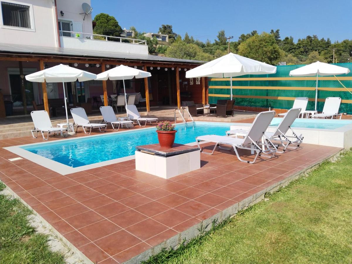 Maria Lemoni Swimming Pool Apartment Nea Skioni Exteriör bild